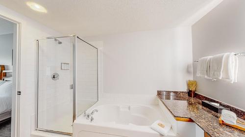 124D-1200 Rancher Creek Road, Osoyoos, BC - Indoor Photo Showing Bathroom