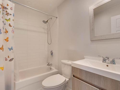 Salle de bains - 767 Rue Guillemette, Laval (Fabreville), QC - Indoor Photo Showing Bathroom