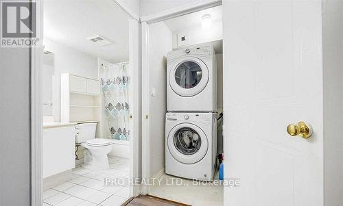 315 - 135 Hillcrest Avenue, Mississauga, ON - Indoor Photo Showing Laundry Room