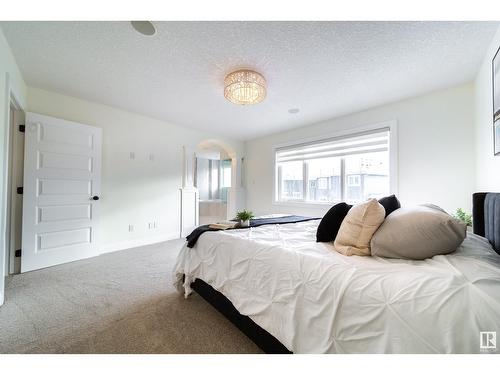 2615 Blue Jay Cl Nw, Edmonton, AB - Indoor Photo Showing Bedroom