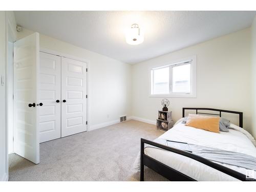 2615 Blue Jay Cl Nw, Edmonton, AB - Indoor Photo Showing Bedroom