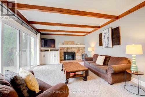 16 Wayne Crescent, Quinte West, ON - Indoor Photo Showing Living Room With Fireplace