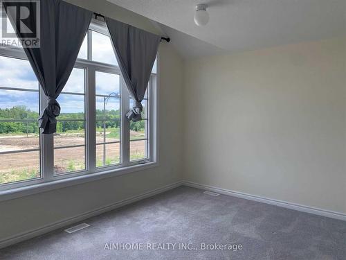 45 Allangrove Avenue E, East Gwillimbury, ON - Indoor Photo Showing Other Room