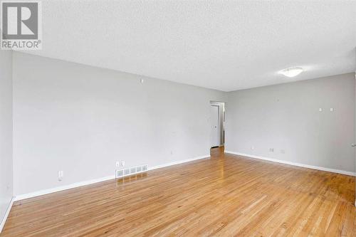 1515 43 Street Se, Calgary, AB - Indoor Photo Showing Other Room