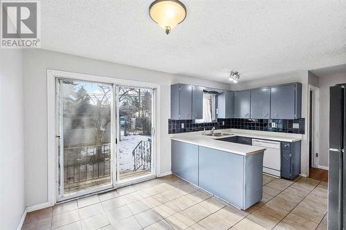 1515 43 Street Se, Calgary, AB - Indoor Photo Showing Kitchen