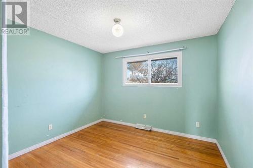 1515 43 Street Se, Calgary, AB - Indoor Photo Showing Other Room