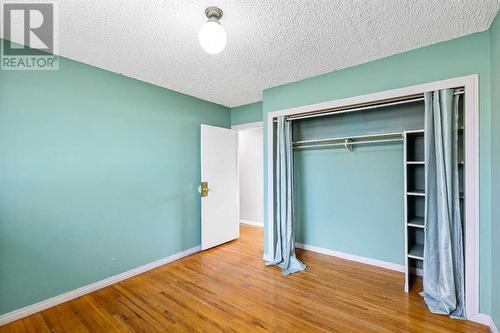 1515 43 Street Se, Calgary, AB - Indoor Photo Showing Other Room