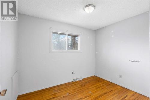 1515 43 Street Se, Calgary, AB - Indoor Photo Showing Other Room