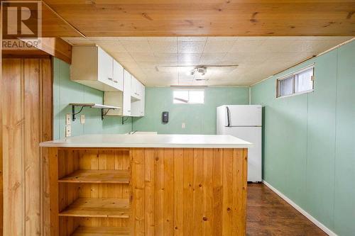 1515 43 Street Se, Calgary, AB - Indoor Photo Showing Kitchen