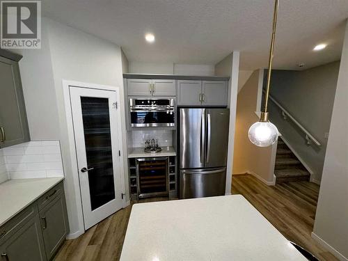 20 Cranbrook Green Se, Calgary, AB - Indoor Photo Showing Kitchen