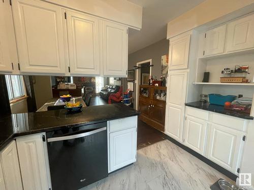 9624 75A St Nw, Edmonton, AB - Indoor Photo Showing Kitchen