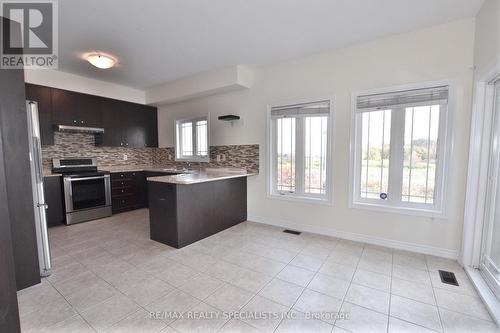 220 Mclaughlin Avenue, Milton, ON - Indoor Photo Showing Kitchen With Upgraded Kitchen