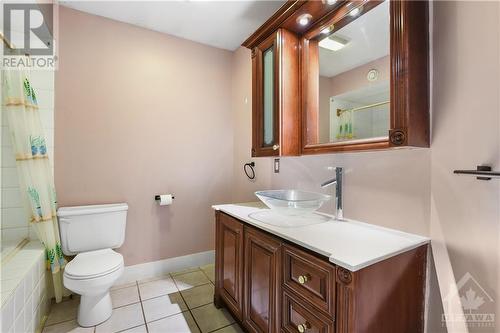 3225B River Road, Renfrew, ON - Indoor Photo Showing Bathroom