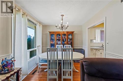 75 Maureen Avenue, Welland, ON - Indoor Photo Showing Dining Room