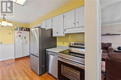 75 Maureen Avenue, Welland, ON - Indoor Photo Showing Kitchen