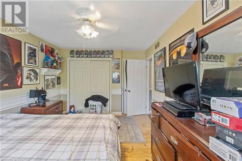 75 Maureen Avenue, Welland, ON - Indoor Photo Showing Bedroom