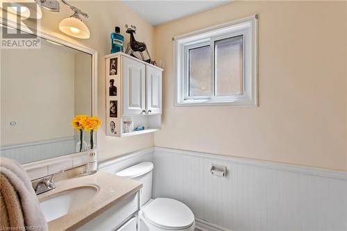 75 Maureen Avenue, Welland, ON - Indoor Photo Showing Bathroom