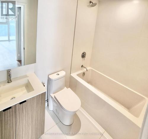 1709 - 20 Edward Street, Toronto, ON - Indoor Photo Showing Bathroom