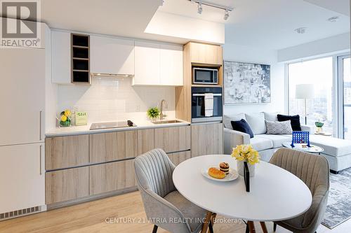 1602 - 319 Jarvis Street, Toronto, ON - Indoor Photo Showing Dining Room