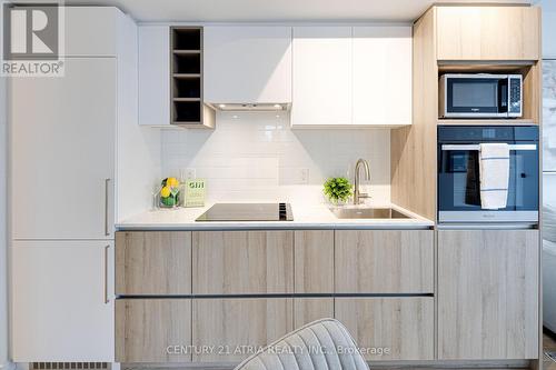 1602 - 319 Jarvis Street, Toronto, ON - Indoor Photo Showing Kitchen