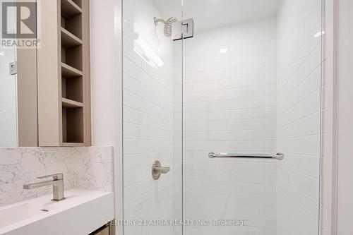 4617 - 319 Jarvis Street, Toronto, ON - Indoor Photo Showing Bathroom