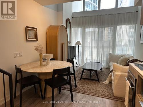 515 - 77 Shuter Street, Toronto, ON - Indoor Photo Showing Dining Room