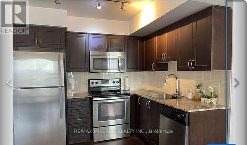 301 - 372 Highway 7 Road E, Richmond Hill, ON - Indoor Photo Showing Kitchen With Upgraded Kitchen