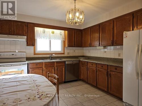 18 Goa Court, Toronto, ON - Indoor Photo Showing Kitchen With Double Sink