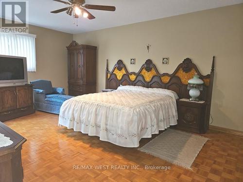 18 Goa Court, Toronto, ON - Indoor Photo Showing Bedroom