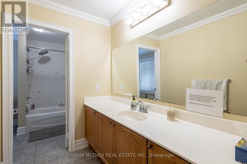 5751 Long Valley Road, Mississauga, ON - Indoor Photo Showing Bathroom