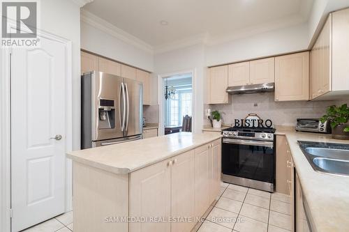 5751 Long Valley Road, Mississauga, ON - Indoor Photo Showing Kitchen With Double Sink