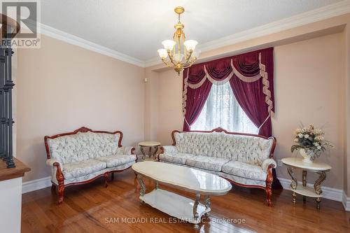 5751 Long Valley Road, Mississauga, ON - Indoor Photo Showing Living Room