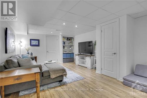 64 Charleston Street, Ottawa, ON - Indoor Photo Showing Living Room