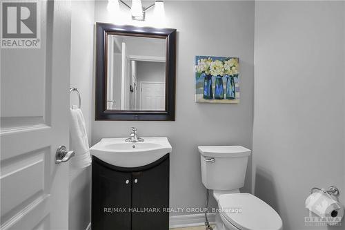 64 Charleston Street, Ottawa, ON - Indoor Photo Showing Bathroom