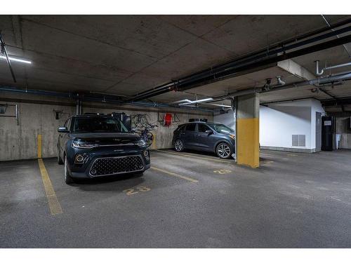 Garage - 304-335 Av. De La Belle-Dame, La Prairie, QC - Indoor Photo Showing Garage