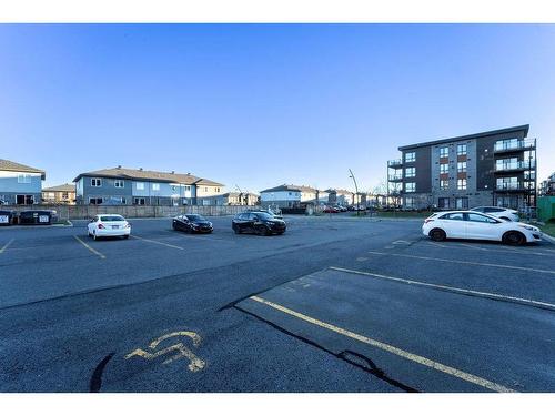 Stationnement - 304-335 Av. De La Belle-Dame, La Prairie, QC - Outdoor