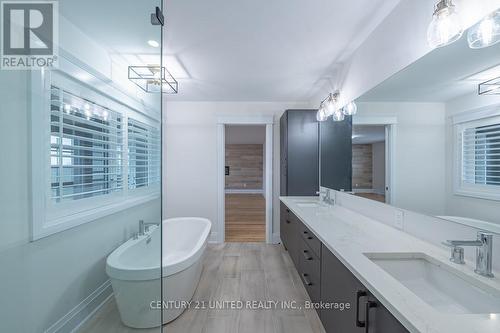 82 York Drive, Peterborough (Northcrest), ON - Indoor Photo Showing Bathroom