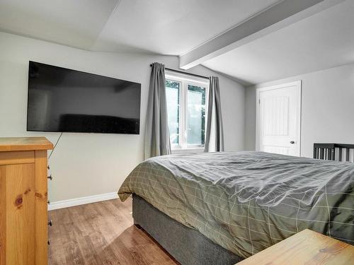 Master bedroom - 109 Rue Du Sommet-Vert, Sainte-Marguerite-Du-Lac-Masson, QC - Indoor Photo Showing Bedroom