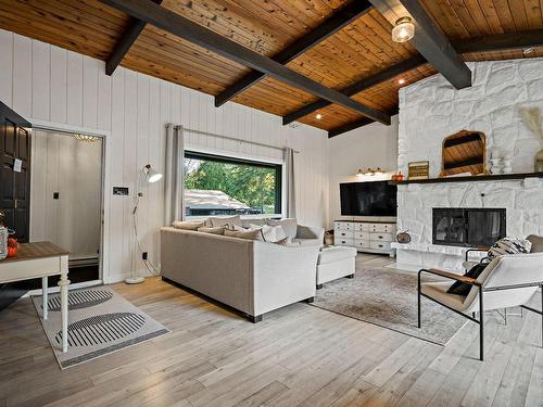 Salon - 1470 Rue Labelle, Mont-Tremblant, QC - Indoor Photo Showing Living Room With Fireplace