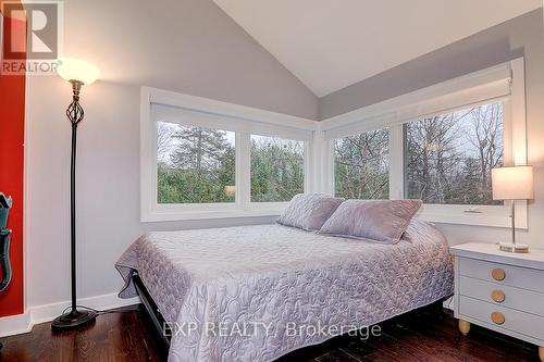 209846 Highway 26, Blue Mountains, ON - Indoor Photo Showing Bedroom