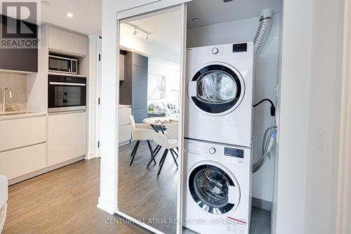 915 - 319 Jarvis Street, Toronto, ON - Indoor Photo Showing Laundry Room