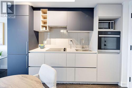 915 - 319 Jarvis Street, Toronto, ON - Indoor Photo Showing Kitchen