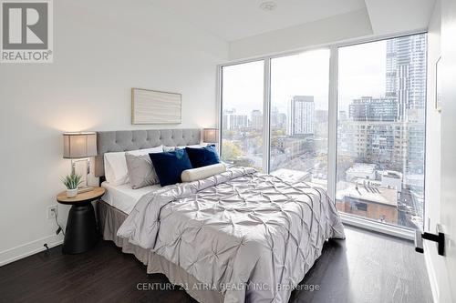 915 - 319 Jarvis Street, Toronto, ON - Indoor Photo Showing Bedroom