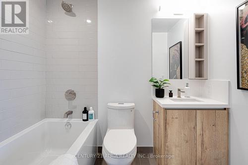 1711 - 319 Jarvis Street, Toronto, ON - Indoor Photo Showing Bathroom