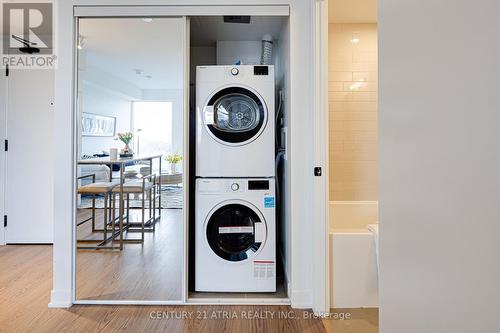 1711 - 319 Jarvis Street, Toronto, ON - Indoor Photo Showing Laundry Room