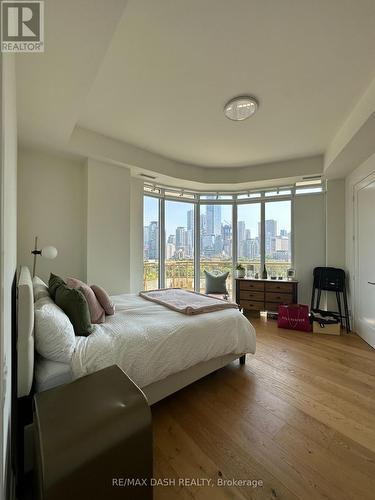 1002 - 151 Avenue Road, Toronto, ON - Indoor Photo Showing Bedroom