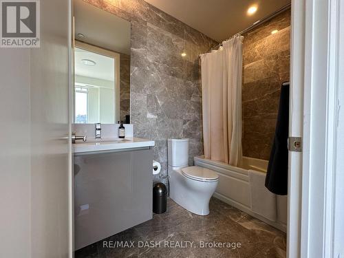 1002 - 151 Avenue Road, Toronto, ON - Indoor Photo Showing Bathroom