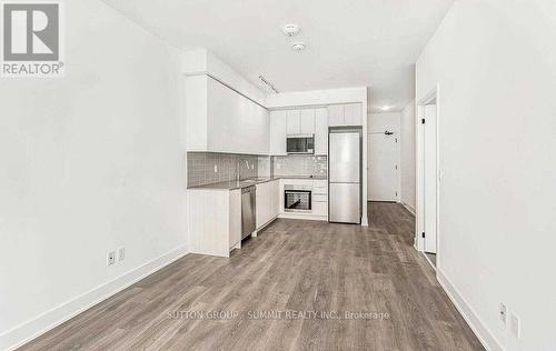 1411 - 2489 Taunton Road, Oakville, ON - Indoor Photo Showing Kitchen