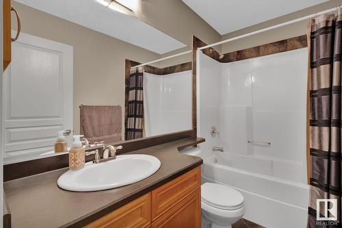 3017 Macneil Wy Nw, Edmonton, AB - Indoor Photo Showing Bathroom