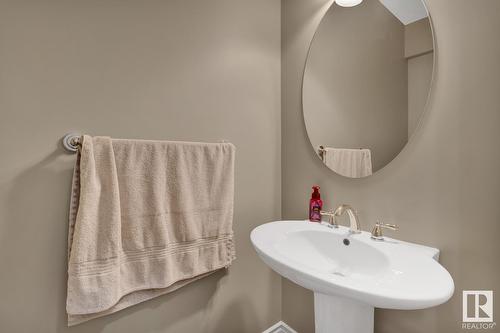 3017 Macneil Wy Nw, Edmonton, AB - Indoor Photo Showing Bathroom